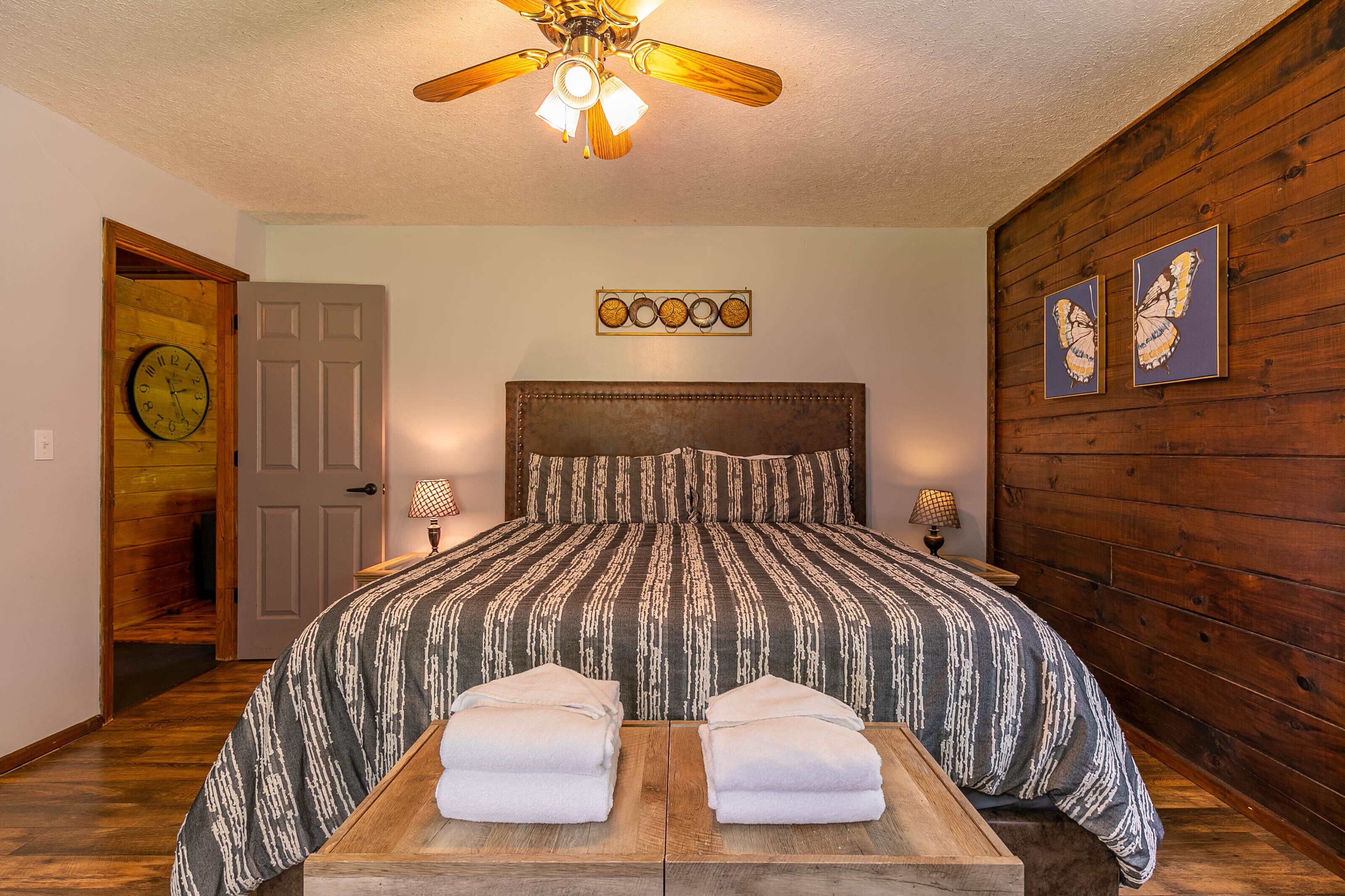 Cabin, Multiple Beds, Patio, Mountain View (Grandfather Cabin) | 3 bedrooms, individually decorated, individually furnished, bed sheets