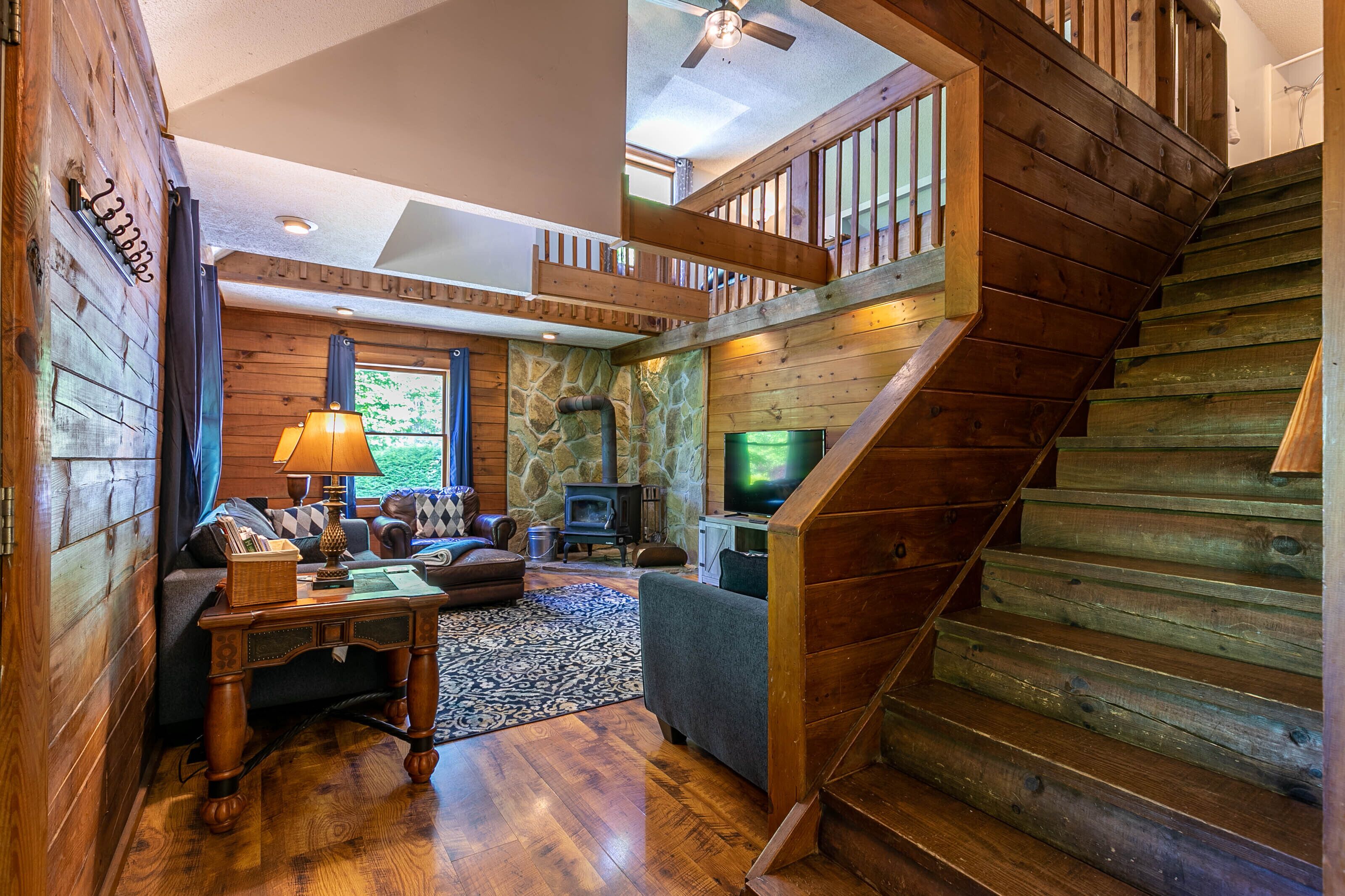 Cabin, Multiple Beds, Patio, Mountain View (Grandfather Cabin) | Interior