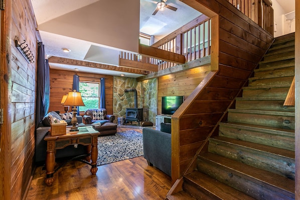 キャビン ベッド (複数台) パティオ マウンテンビュー (Grandfather Cabin) | 内装