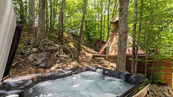 Chalet, Multiple Beds, Hot Tub, Mountain View (Spirit Bear TeePee at Eagles Nest) | Outdoor spa tub