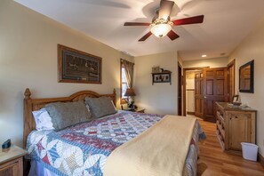 House, Multiple Beds, Patio, Mountain View (Fairway to Heaven) | 1 bedroom, individually decorated, individually furnished, bed sheets