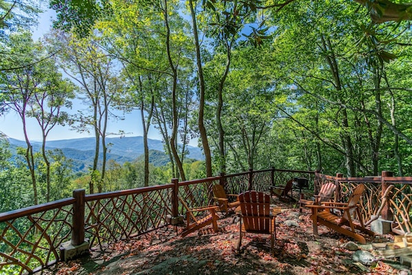 Ferienhütte, 1 King-Bett, Terrasse, Bergblick (Boulder Pod: West Glow) | Blick vom Balkon