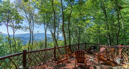 Glamping in Eagles Nest! Cedar Yurt With King Bed, TV, Wifi, Summer Concerts!