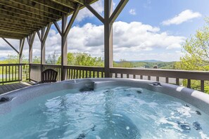 House, Multiple Beds, Hot Tub, Mountain View (Welcome Home) | Outdoor spa tub