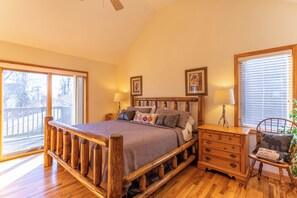 House, Multiple Beds, Hot Tub, Mountain View (Welcome Home)