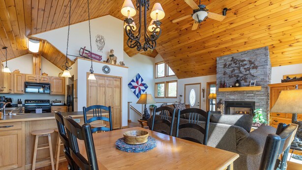 House, Multiple Beds, Hot Tub, Mountain View (Welcome Home) | Dining - Welcome Home (Blowing Rock)