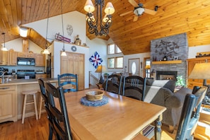 House, Multiple Beds, Hot Tub, Mountain View (Welcome Home) | Dining - Welcome Home (Blowing Rock)
