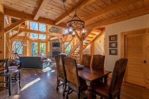 Dining - Rustic Cedar Rock Townhome at Eagles (Banner Elk)
