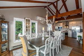 In-room dining - Grandview Haven (Banner Elk)