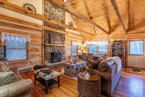 House, Multiple Beds, Hot Tub, Mountain View (Jaybird Cottage) | Living area - Jaybird Cottage (Banner Elk)