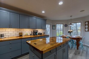 House, Multiple Beds, Patio, Mountain View (Peaceful Wood Haven) | Private kitchen | Coffee/tea maker - Peaceful Wood Haven (Banner Elk)