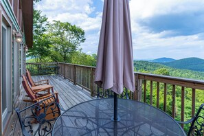 Casa, várias camas, banheira de imersão, vista para a montanha (1 Amazing View) | Área da propriedade