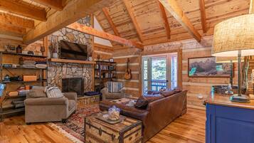 Kabin, Beberapa Tempat Tidur, hot tub, pemandangan gunung (Appy Pappy's) | Area keluarga