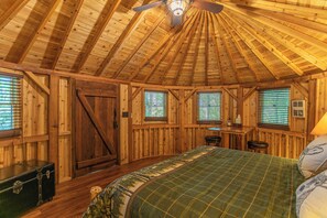 Interior - Boulder Pod: Hidden Nite (Banner Elk)