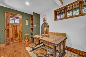 ハウス ベッド (複数台) スパ浴槽 マウンテンビュー (Snowflake River Ridge at Eagles Nest) | レストラン