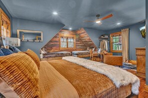 House, Multiple Beds, Hot Tub, Mountain View (Snowflake River Ridge at Eagles Nest) | 2 bedrooms, individually decorated, individually furnished, bed sheets - Snowflake River Ridge at Eagles Nest (Banner Elk)
