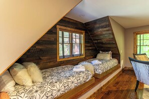 House, Multiple Beds, Hot Tub, Mountain View (Snowflake River Ridge at Eagles Nest)