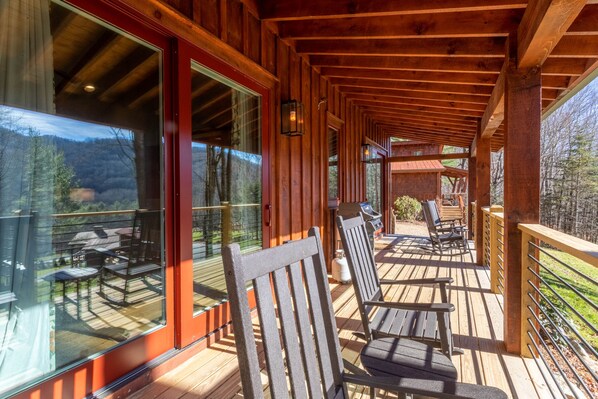 Terrace/patio - Hilltop Hideout at Eagles Nest (Banner Elk)
