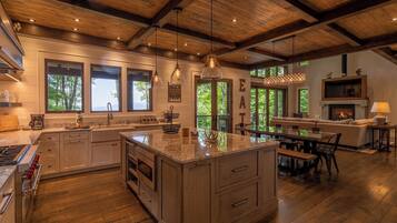 House, Multiple Beds, Hot Tub, Mountain View (Timber Forge Lodge at Eagles Nest) | Private kitchen | Coffee/tea maker