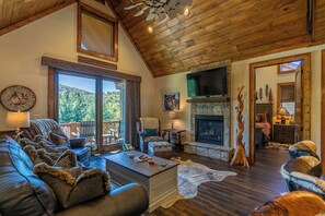 House, Multiple Beds, Hot Tub, Mountain View (Bear Rock Lodge at Eagles Nest) | Living area - Bear Rock Lodge at Eagles Nest (Banner Elk)