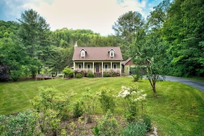 Front of property - Solstice House (Banner Elk)