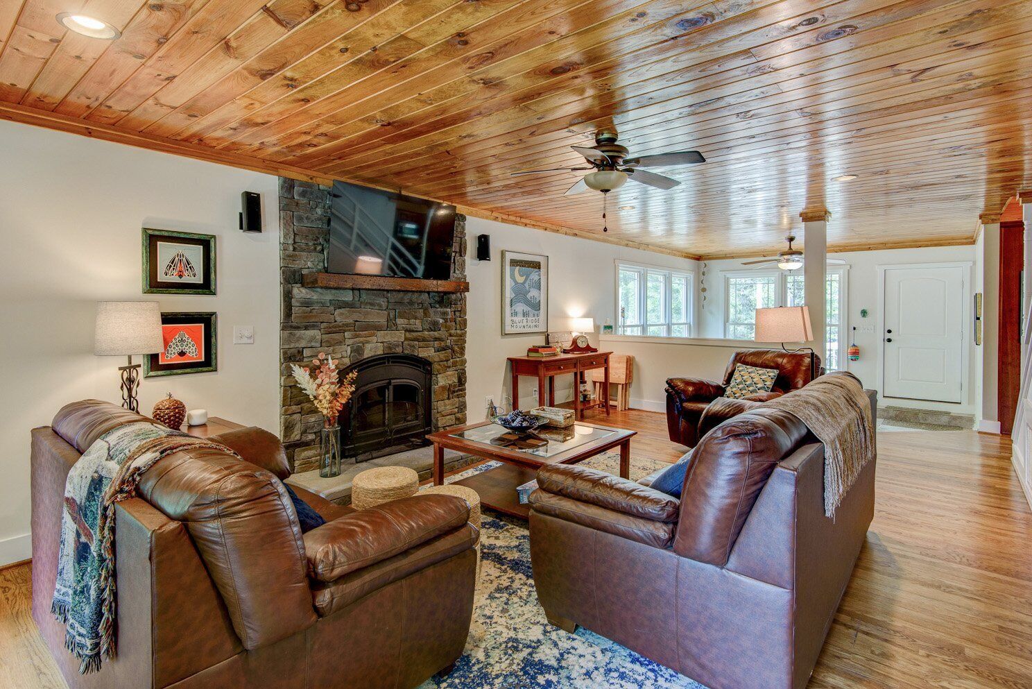 House, Multiple Beds, Hot Tub, Mountain View (Solstice House) | Living area | Fireplace