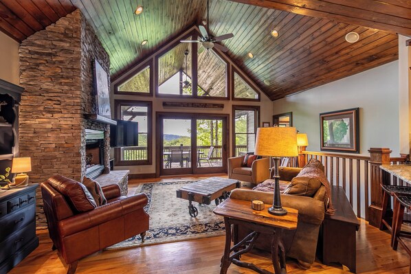 House, Multiple Beds, Patio, Mountain View (Lake Overlook) | Living area | Fireplace - Lake Overlook (Banner Elk)