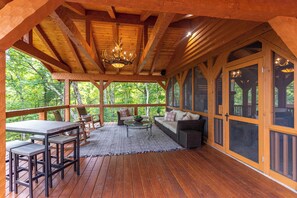 Outdoor dining - Matney Ridge Estate (Banner Elk)