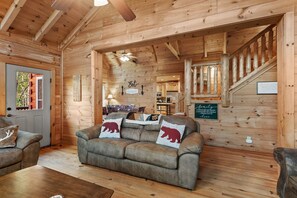 Living area - Falling Waters (Banner Elk)