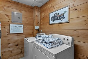 Cabin, Multiple Beds, Hot Tub, Mountain View (Falling Waters) | Interior - Falling Waters (Banner Elk)