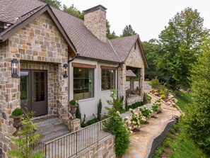 Exterior - Antler Trail Lodge (Boone)