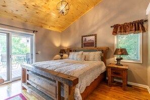 3 bedrooms, individually decorated, individually furnished, bed sheets