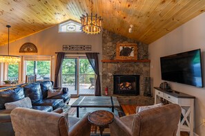 House, Multiple Beds, Hot Tub, Mountain View (Little Bear Lodge ) | Living area | Fireplace - Little Bear Lodge (Blowing Rock)