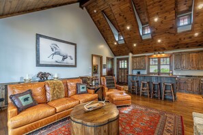 House, Multiple Beds, Hot Tub, Mountain View (Prancing Horse Lodge at Eagles Nest) | Interior - Prancing Horse Lodge at Eagles Nest (Banner Elk)