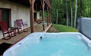 Cabane, plusieurs lits, bain à remous, vue montagne (1 Abundant Life) | Terrasse/Patio