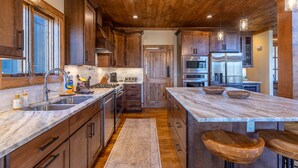 Private kitchen - Antler Ridge at Eagles Nest (Elk Park)