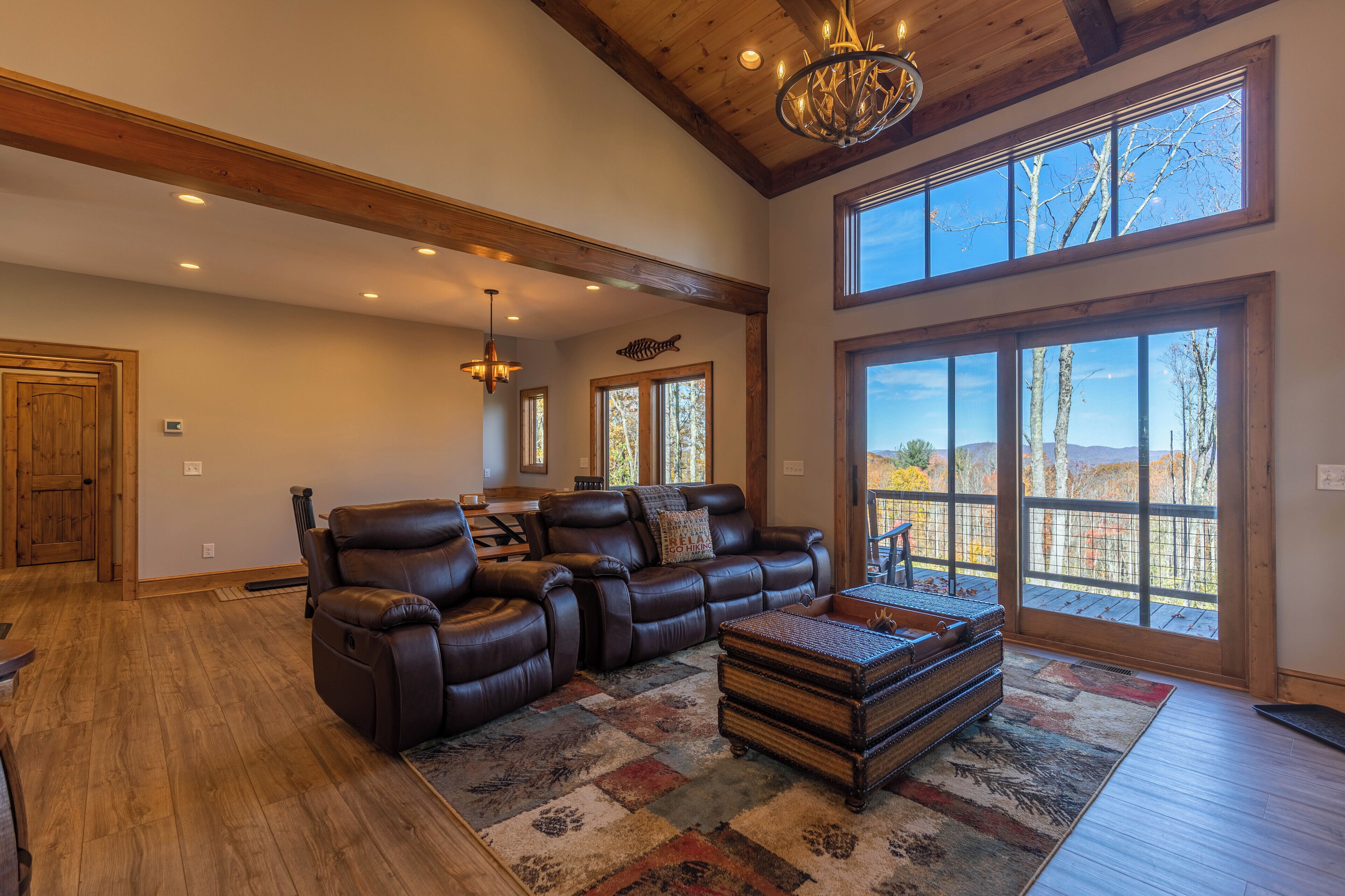 Rumah, Beberapa Tempat Tidur, hot tub, pemandangan gunung (Hidden Gem at Eagles Nest) | Area keluarga | Perapian