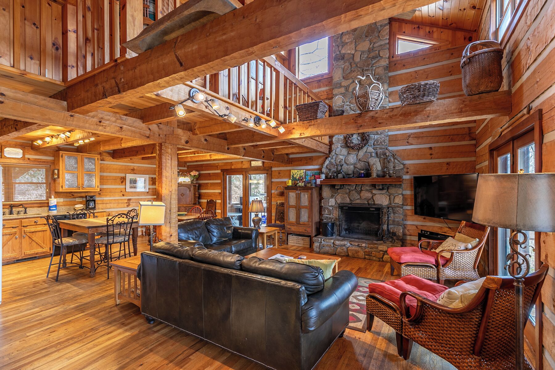Cabin, Multiple Beds, Hot Tub, Mountain View (Daniel Boone Lodge) | Living area