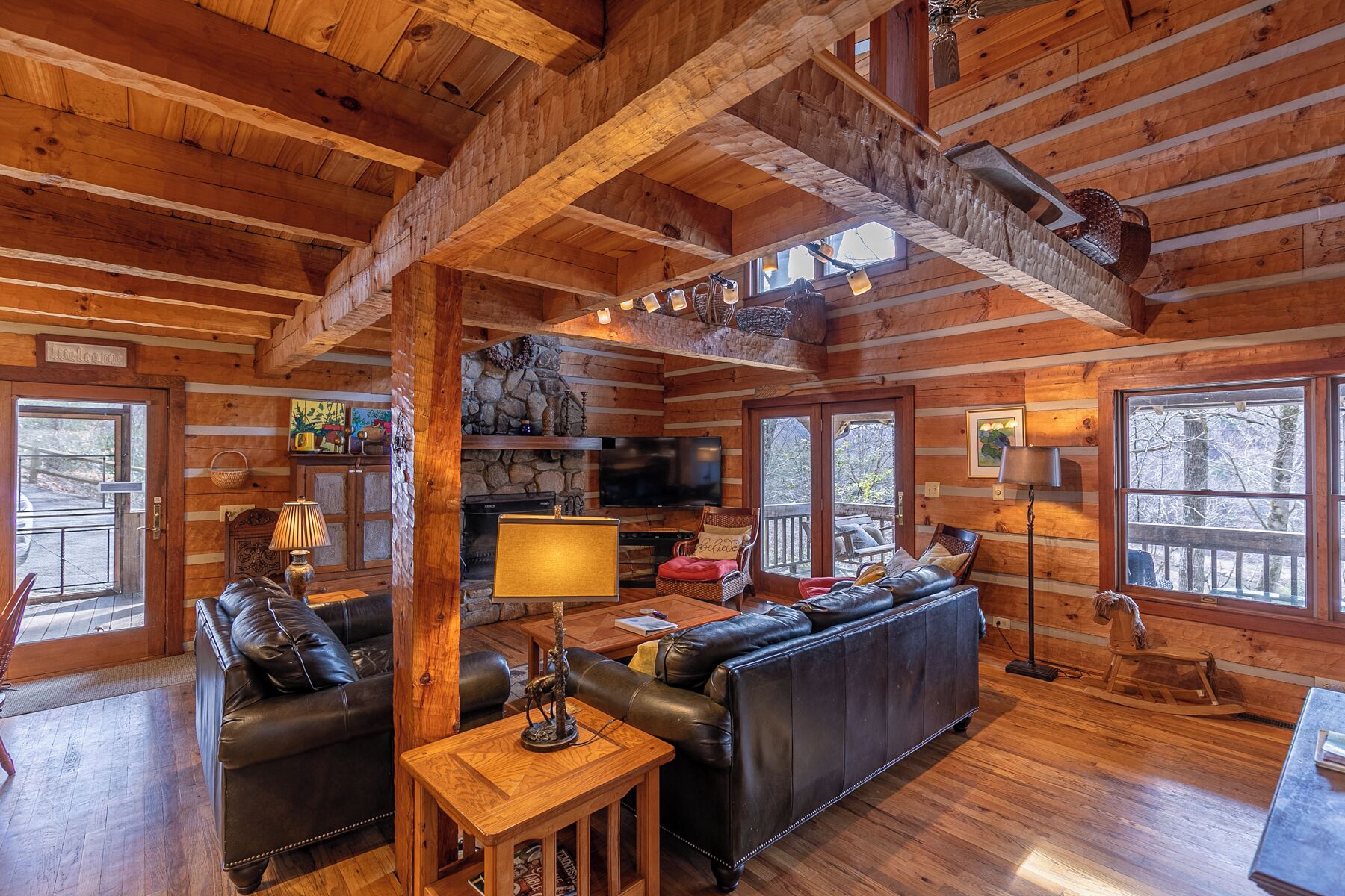 Cabin, Multiple Beds, Hot Tub, Mountain View (Daniel Boone Lodge) | Living area