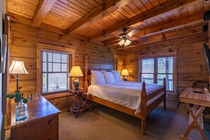 4 bedrooms, individually decorated, individually furnished, bed sheets - Gratitude (Blowing Rock)