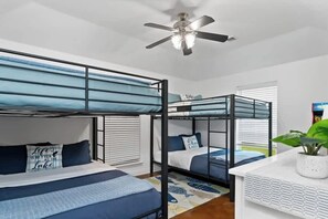 3 bedrooms, desk, iron/ironing board, travel crib