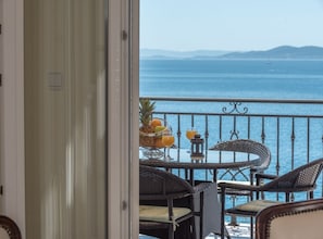 Apartment (Apartment Villa Daniela - Three Bedro) | Balcony - Apartment Villa Daniela (Okrug)