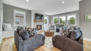 TV, fireplace, offices