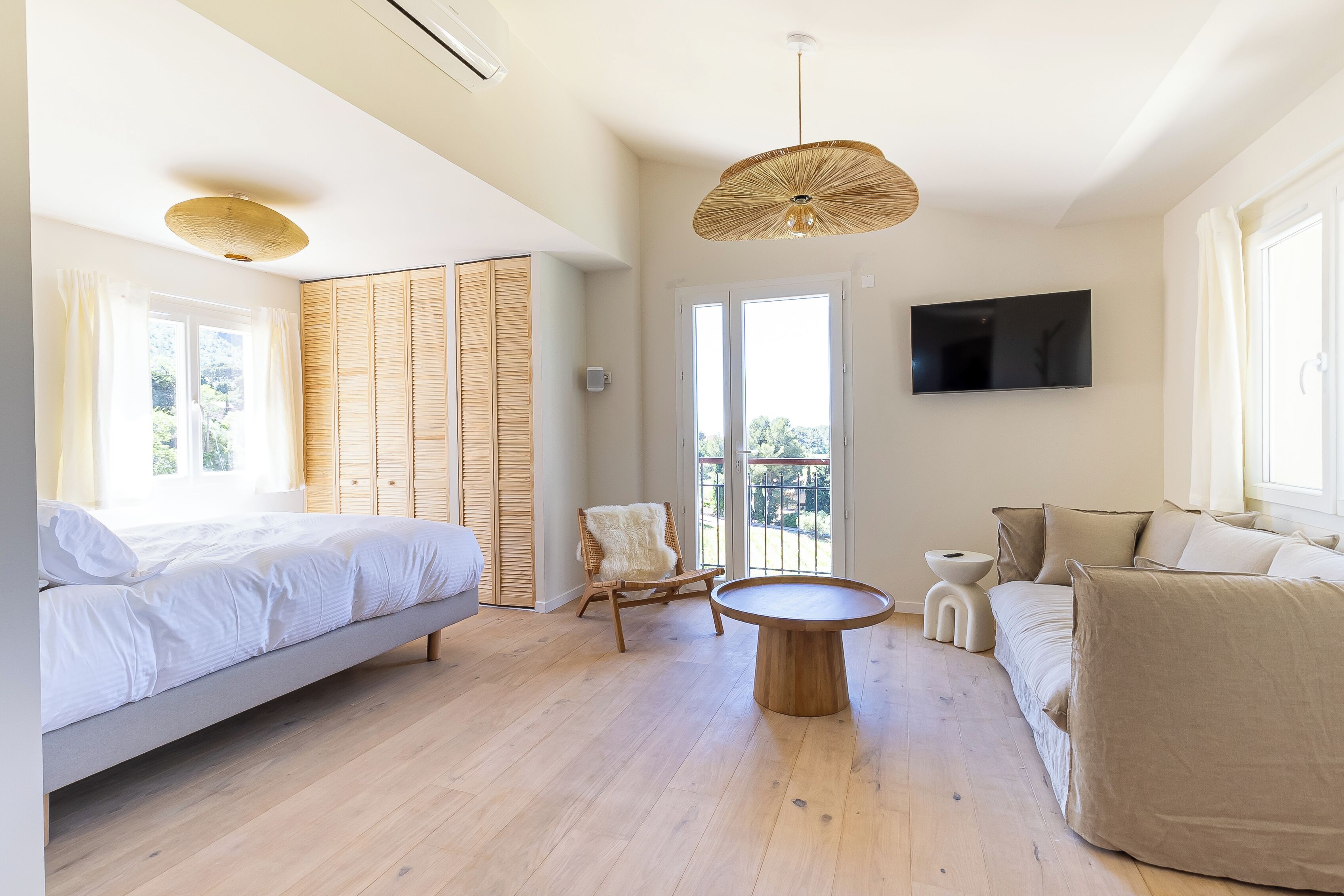 6 quartos, ferros/tábuas de passar roupa, berço de viagem, Wi-Fi