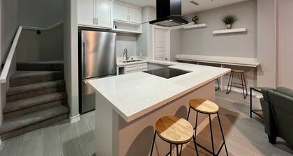 Villa Escondida #2 -2BD- Straight Shot to SpaceX!