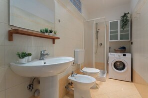 Apartment | Badezimmer