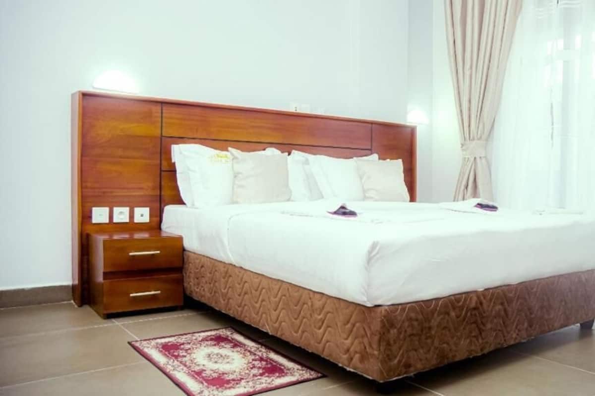 Classic Double Room, City View