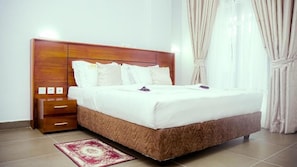 Classic Double Room, City View | Desk, free WiFi