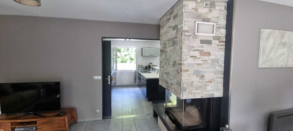 Kylskåp, mikrovågsugn, ugn och spishäll