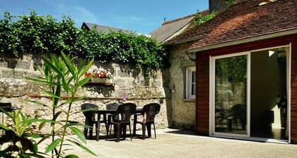 GĂźte tout inclus au cĆur de Descartes, idĂ©al pour familles, proche sites touristiques, confort assurĂ©